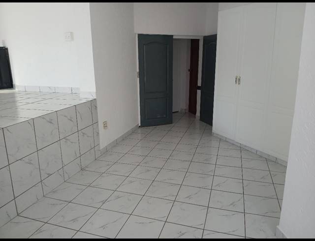 1 bed property to rent in GLENVISTA